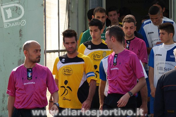 Le squadre rientrano in campo